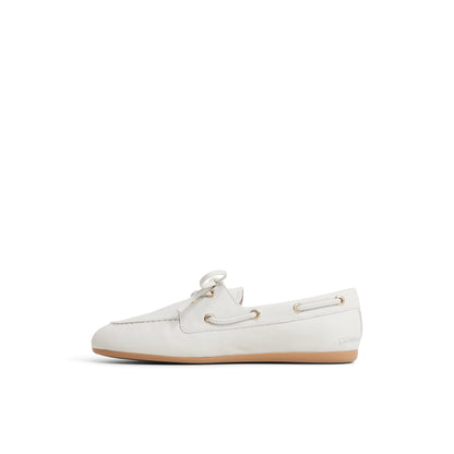 Sperry x Aritzia Slim Boat Shoe Cream | Sperry